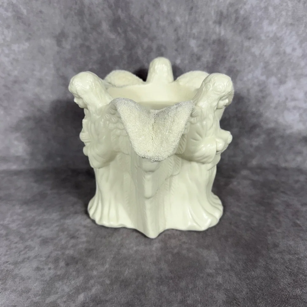 N/A vintage cream